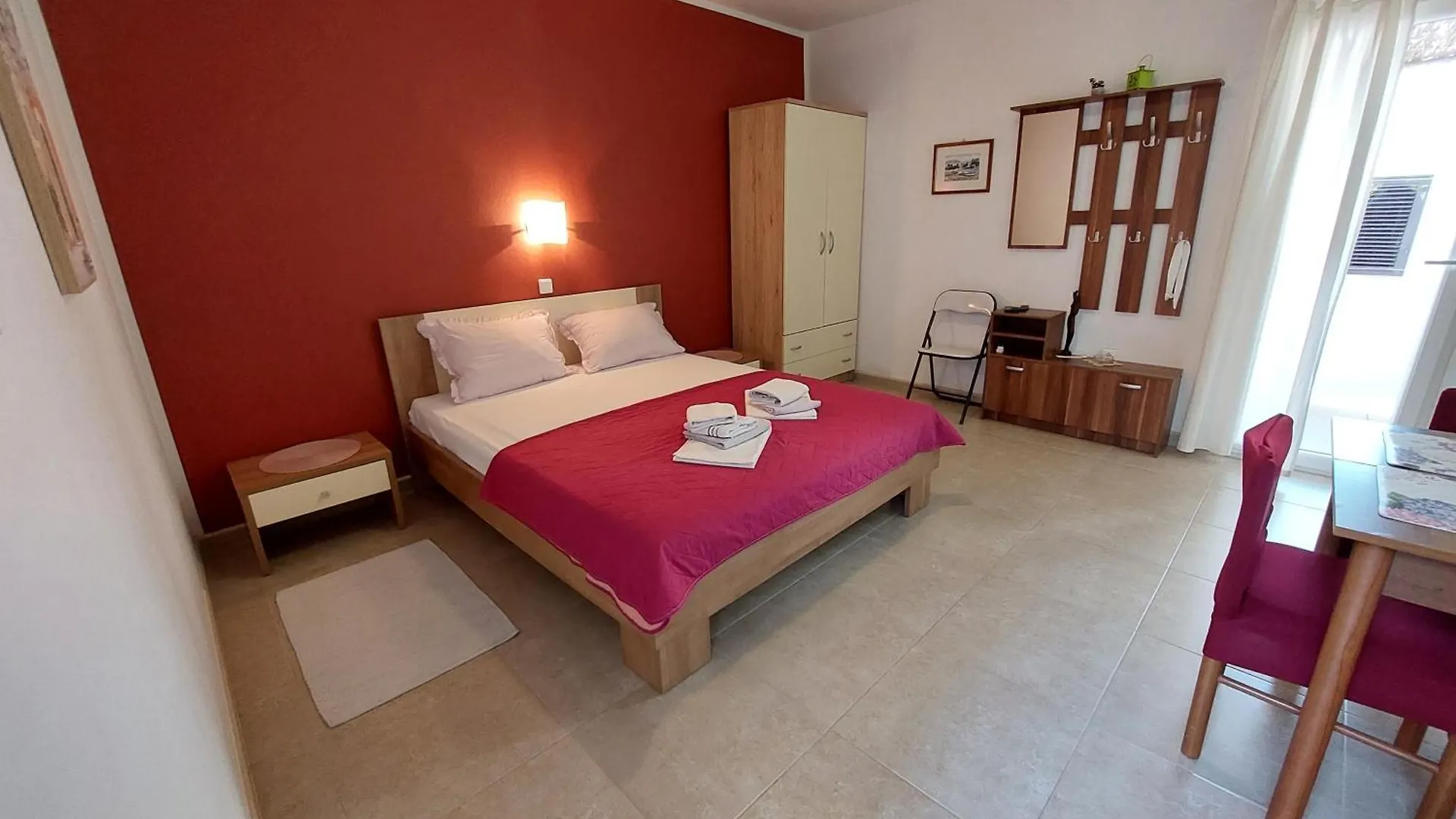 Apartments Nenad & Marija Pag Town