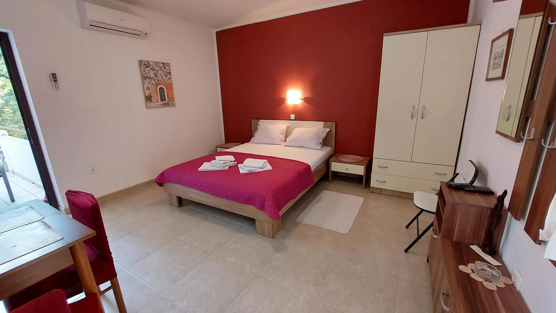 Apartments Nenad & Marija Pag Town