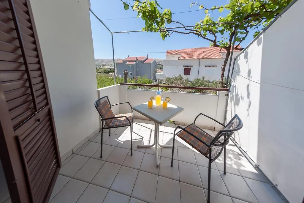 Apartments Nenad & Marija Pag Town