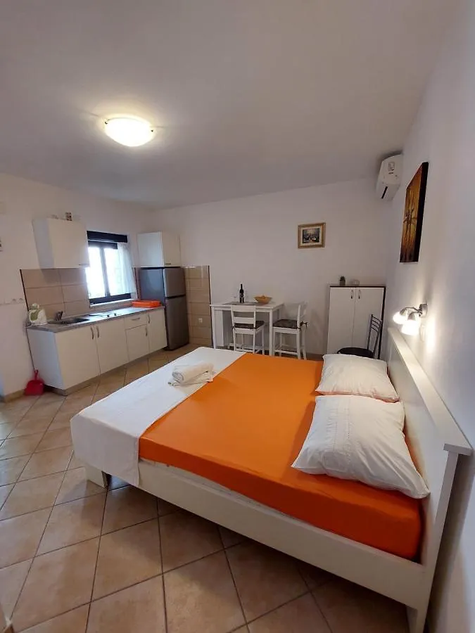 Apartments Nenad & Marija Pag Town Κροατία